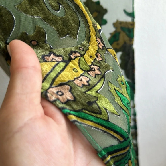 Cynthia Rowley Green Paisley Velvet Burnout Scarf - Picture 5 of 9